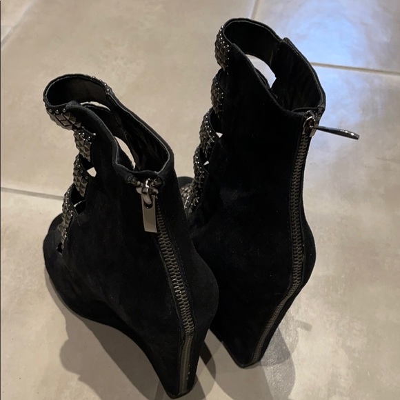 Sandals - Picture 4 of 5